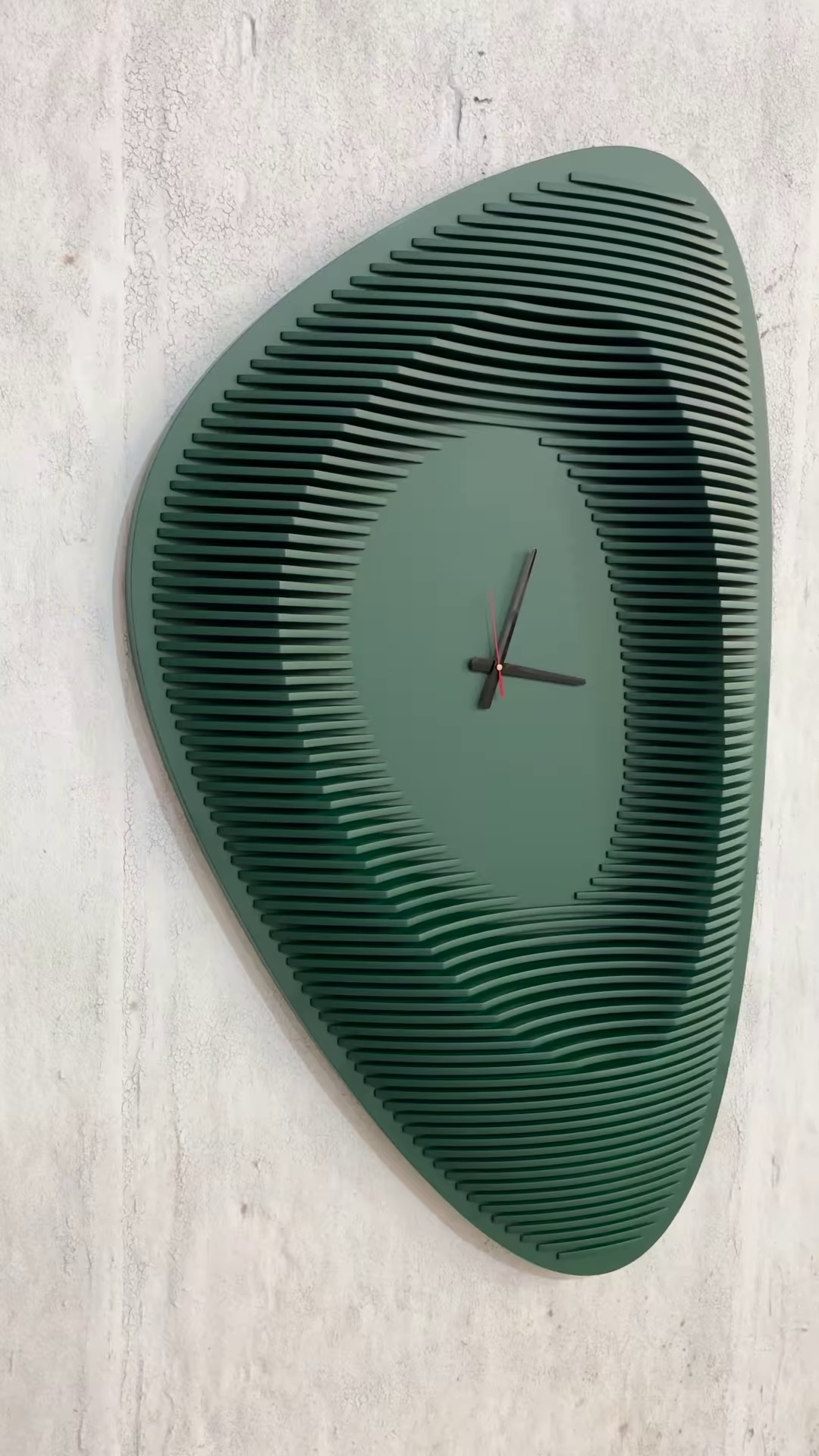 Timeless Elegance ⏰🖤 Modern Wall Clock That Makes a Statement