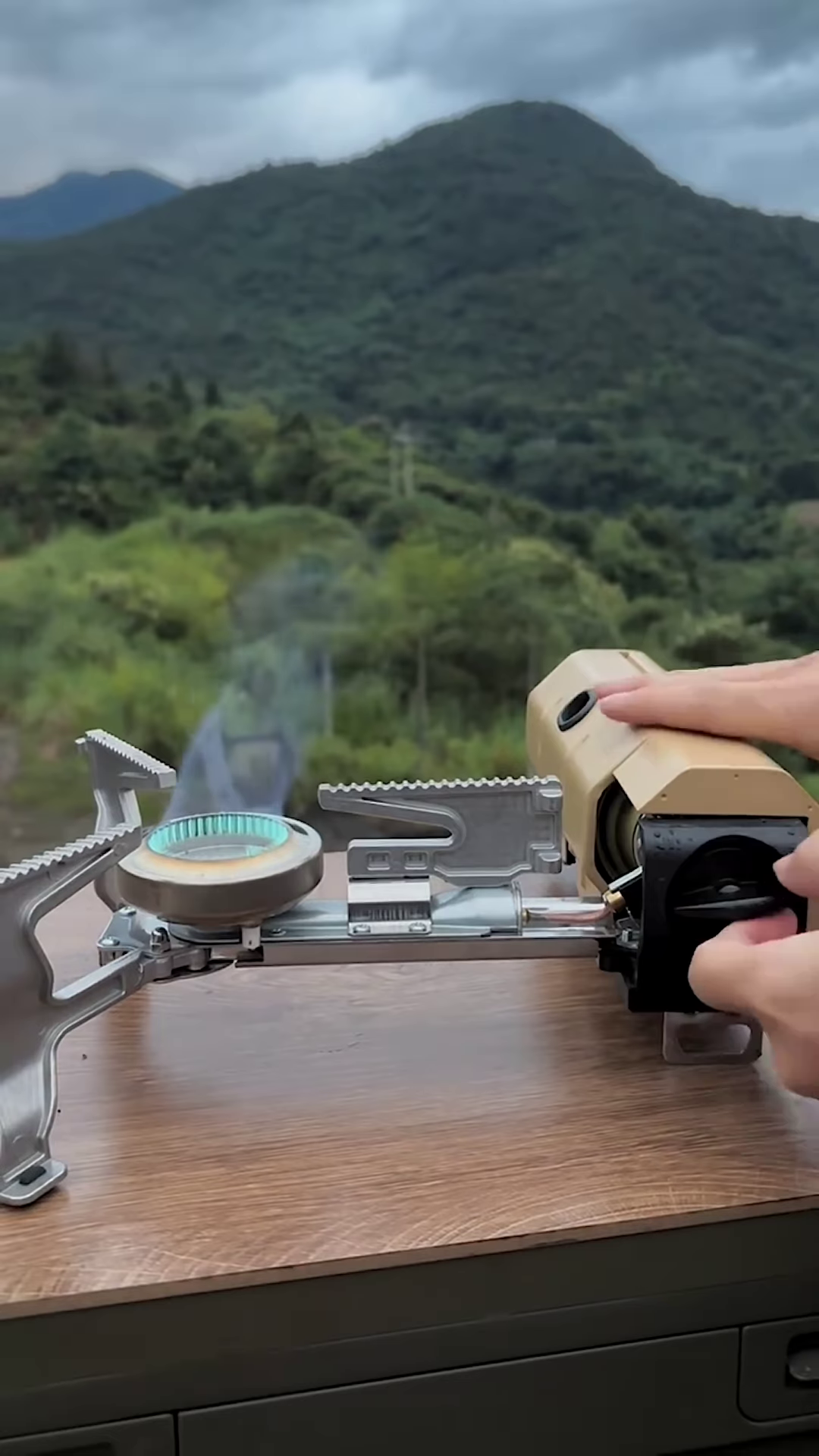 Premium Foldable Portable Camping Gas Stove with High-Efficiency Burner & Adjustable Flame Control
