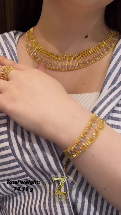 Elegant Gold Jewelry Set with Intricate Filigree Design