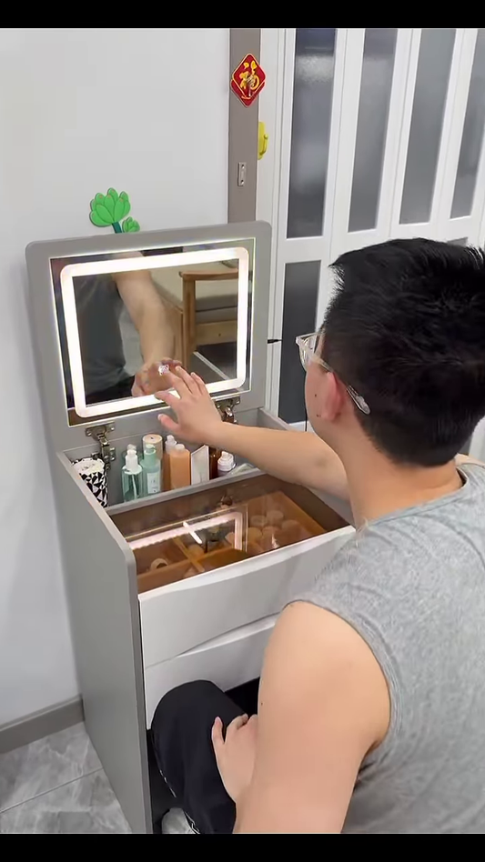 🪞✨ Transform Your Space with This Hidden Vanity Table! ✨🪑