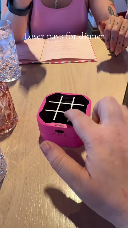 GiiKER Smart Tic-Tac-Toe Console – Portable AI-Powered Interactive Board Game for Travel & Parties