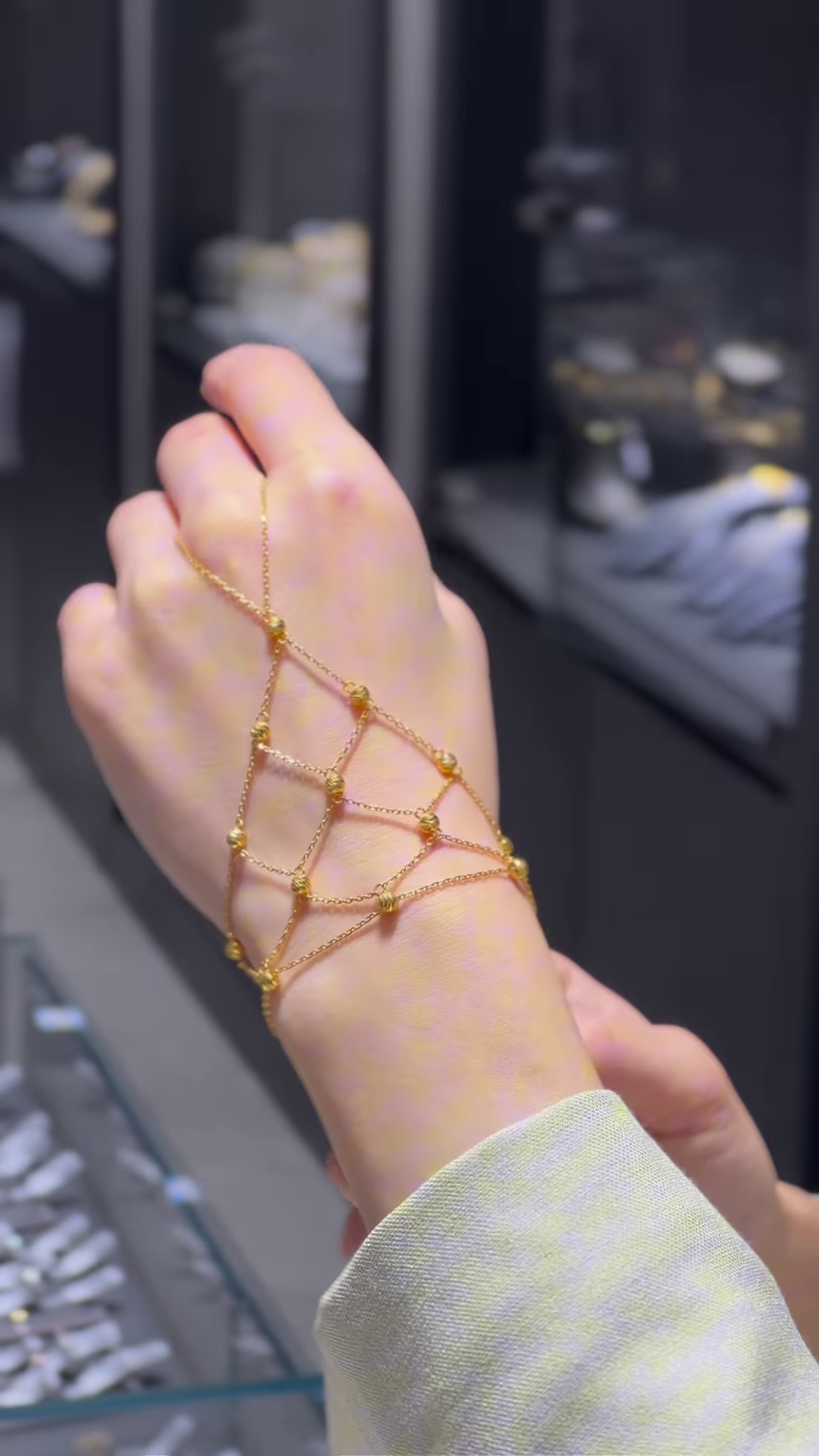 Elegant Gold-Toned Mesh Hand Chain Bracelet with Bead Accents – Adjustable Finger Rings